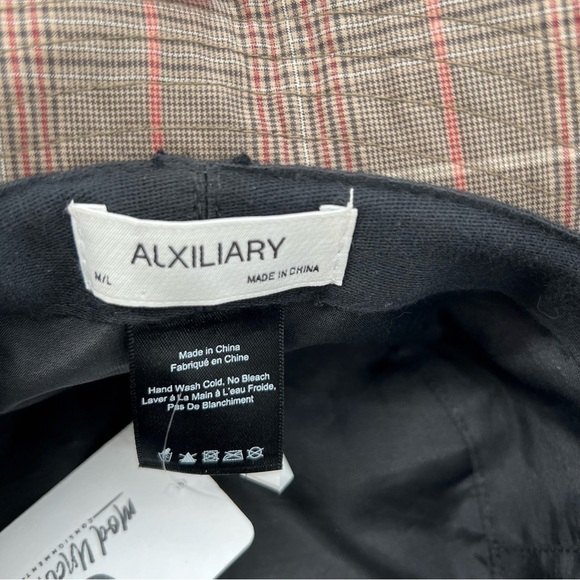 Alxiliary Aritzia check bucket hat M/L - Picture 4 of 4